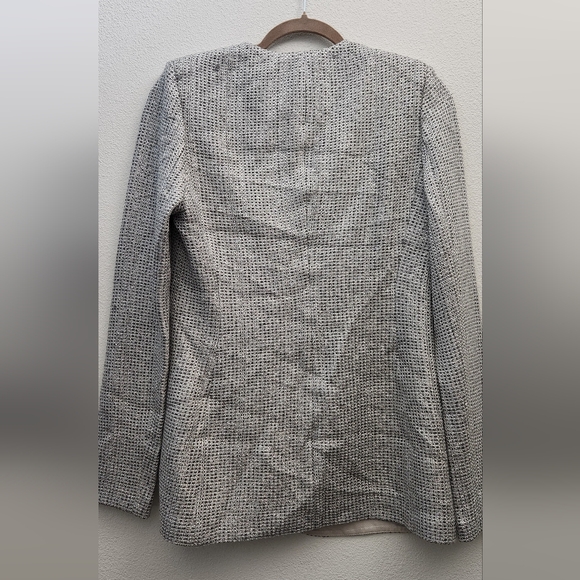 NWT St. John | Tweed Silver Sparkle Metallic Luxury Jacket size 4 - Picture 2 of 3